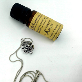 Bijoux aromatique Lotus et mélange d'huiles essentielles Murmures des anges